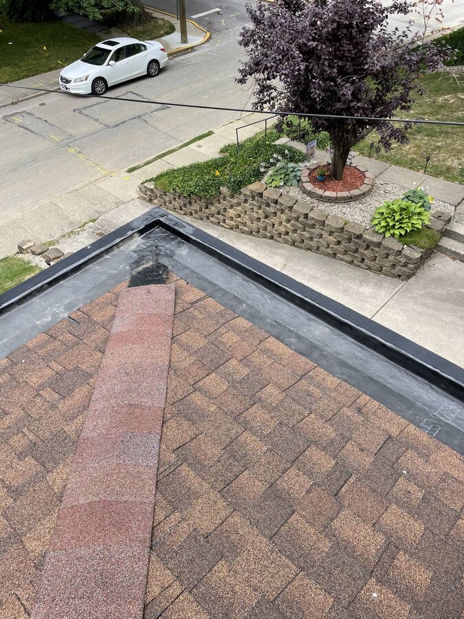 Lined box gutters
