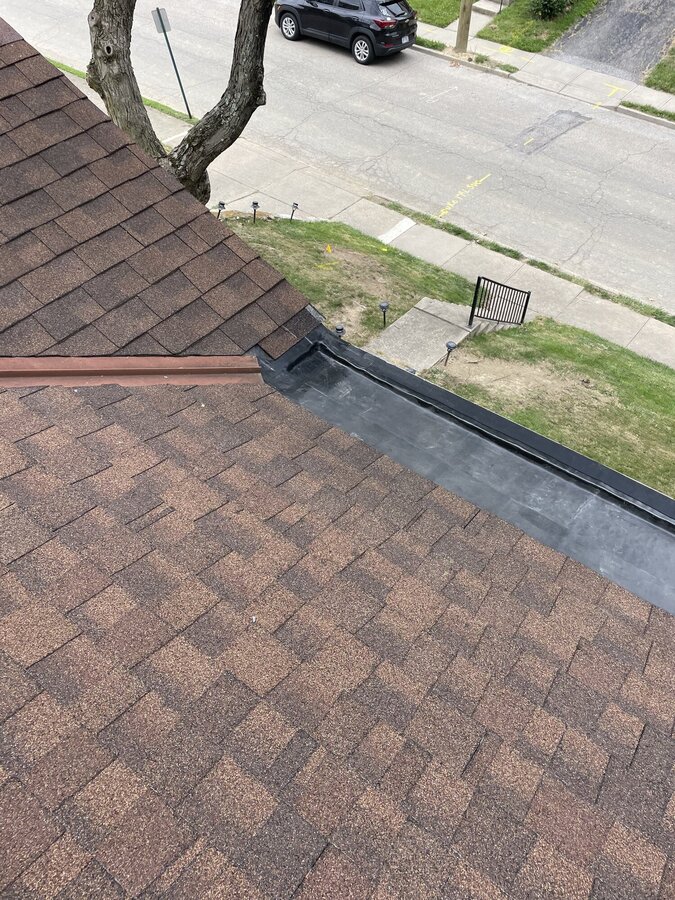 Lined box gutters