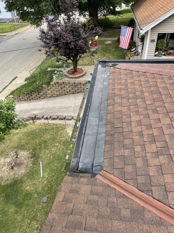 Lined box gutters
