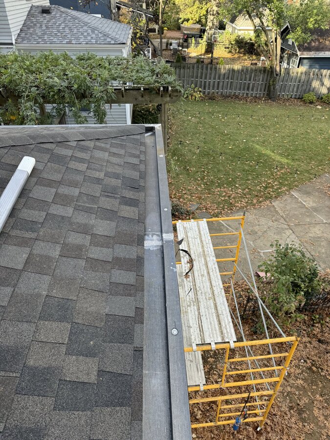 Lined box gutters